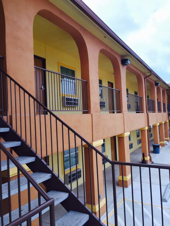 Texan Inn And Suites Tilden Exterior foto
