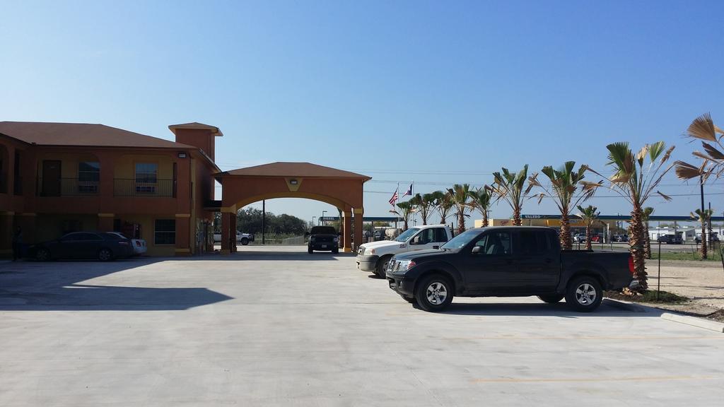 Texan Inn And Suites Tilden Exterior foto